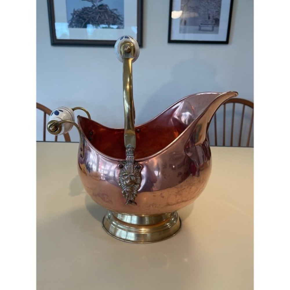 Vintage Copper Brass Coal Scuttle Bucket Lion Head Delft Blue White Handles